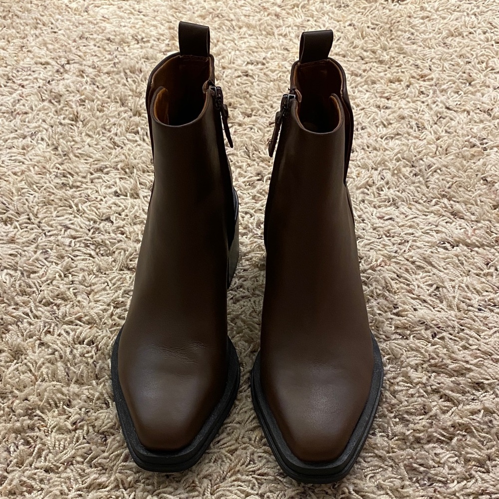 Franco Sarto Dalden Bootie in umber women’s size 7.5